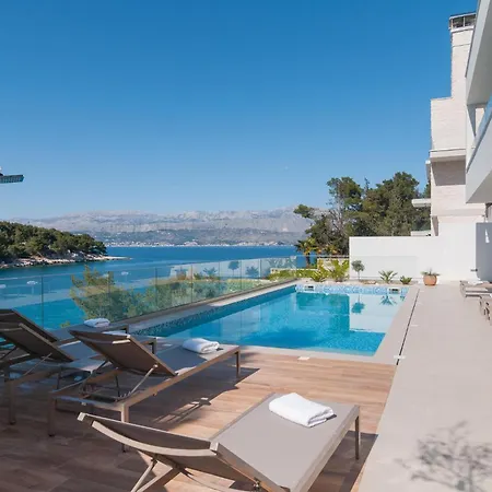 Gorgeous In With Kitchen Holiday home