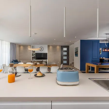 Holiday home Gorgeous In With Kitchen