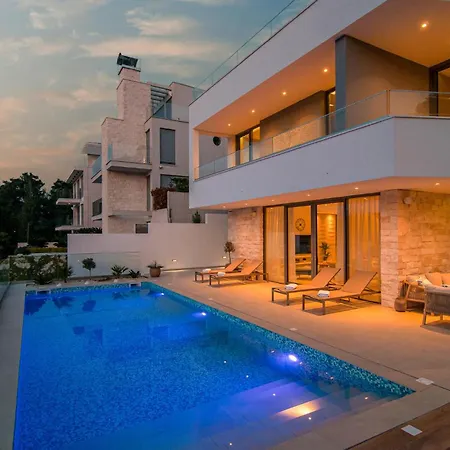 Awesome In With Sauna * Splitska