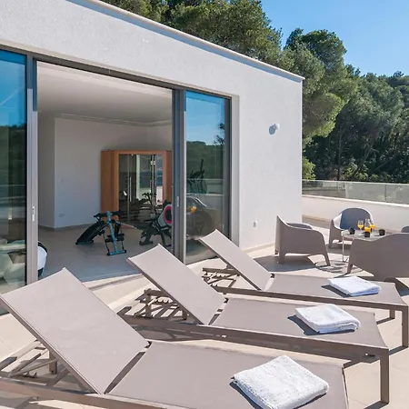 Gorgeous In With Kitchen Holiday home *