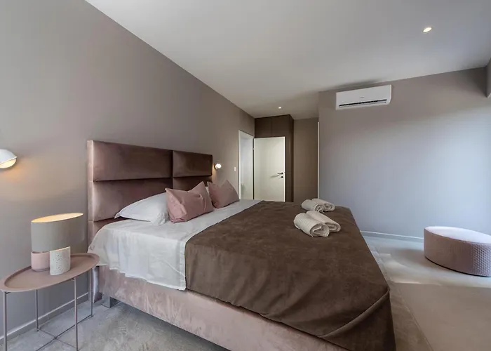 Awesome In With Sauna Splitska